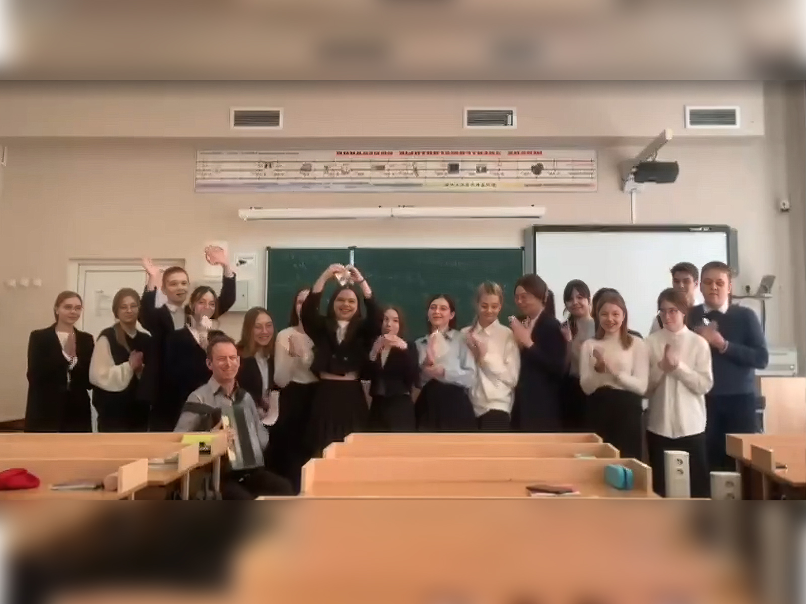 Поздравительная открытка для Героя.