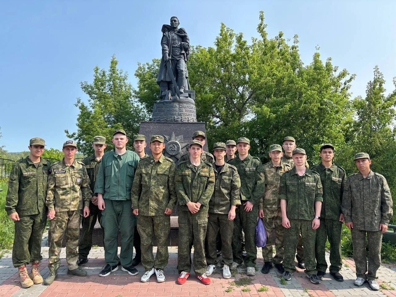 Торжественное закрытие смены «Гвардеец».