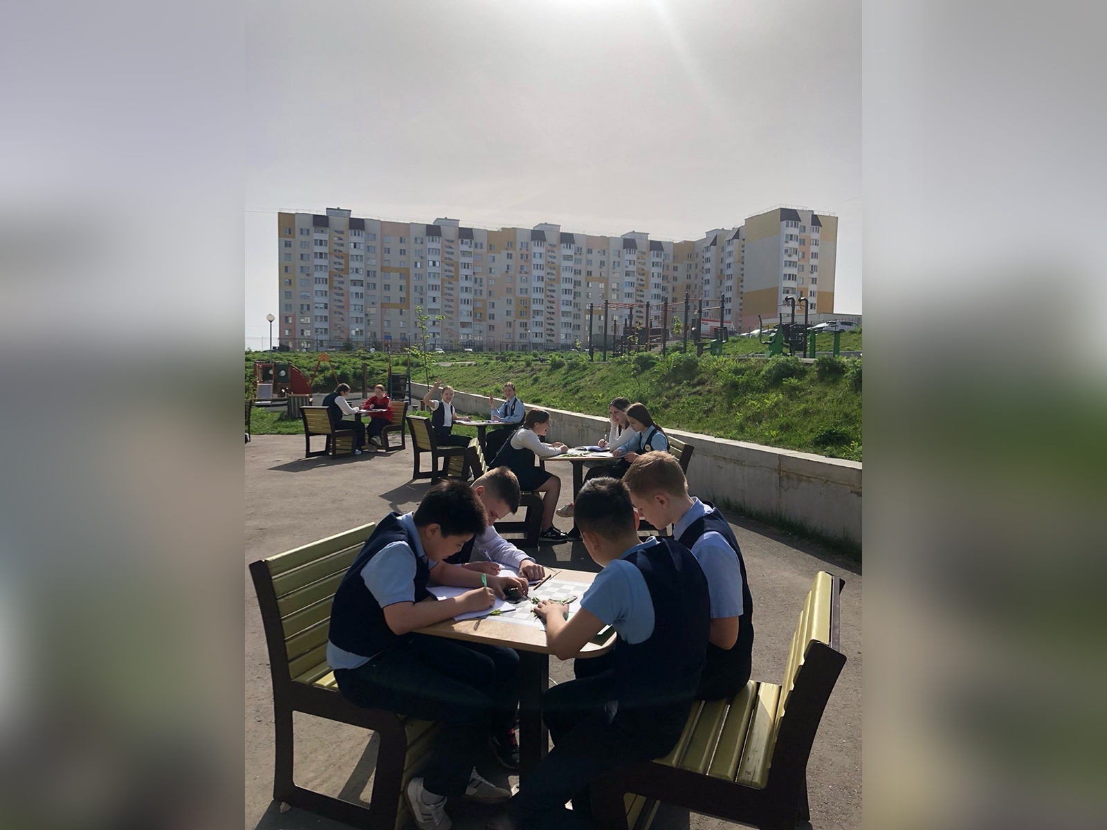 Урок биологии на свежем воздухе.